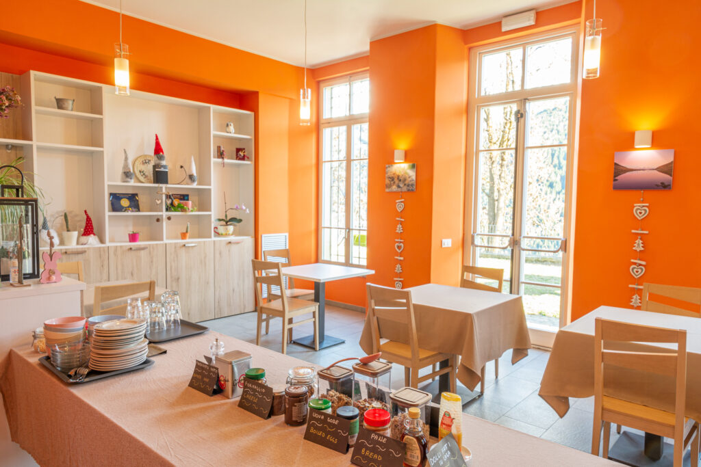 B&B La Vecchia Scuola Villa Dalegno - Sala Colazioni